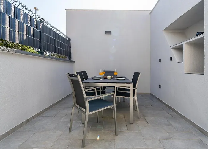 Apartman Sogi Biograd Na Moru