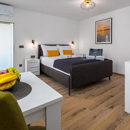 Apartment Sogi *