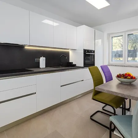 Apartment Sogi *